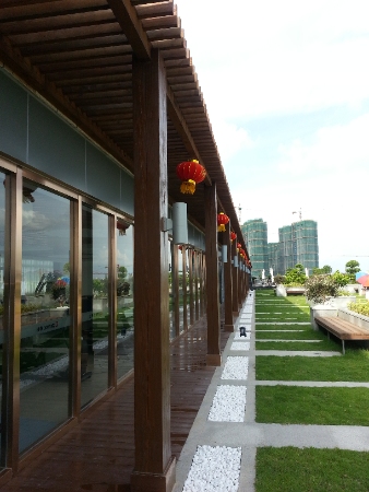 精心设计的屋顶花园——享受阳光与美景的完美融合 精心设计的屋顶花园——享受阳光与美景的完美融合