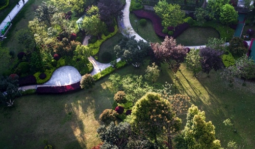 工业美学与自然园艺完美融合！跨江大桥周边绿地打造城市新地标！